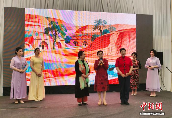 评剧大师新凤霞弟子刘秀荣带队赴泰演出交流