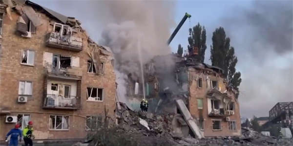 乌克兰基辅遭空袭已致多人死伤