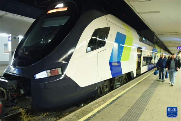 中国国产列车首次亮相奥地利铁路