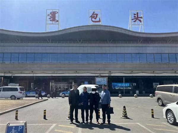 向杀父嫌犯，索赔1000万