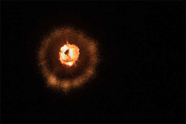 美以打击伊朗油库 油价牵动欧美“神经”