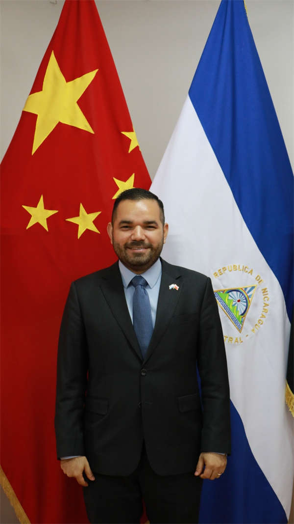 尼加拉瓜驻华大使孔乐然：两会是了解中国未来发展战略的重要时刻