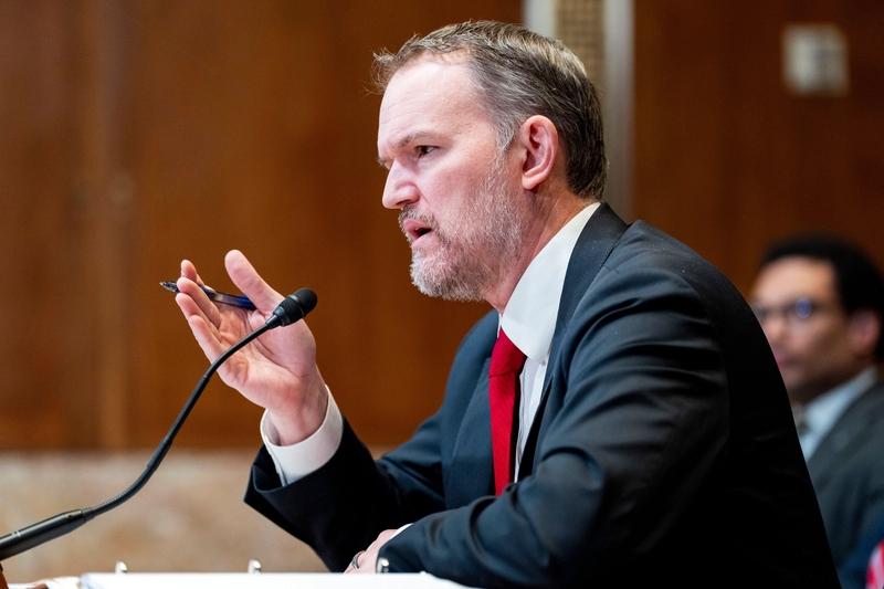 美商务部长气急败坏：加拿大示好中国，疯了吧