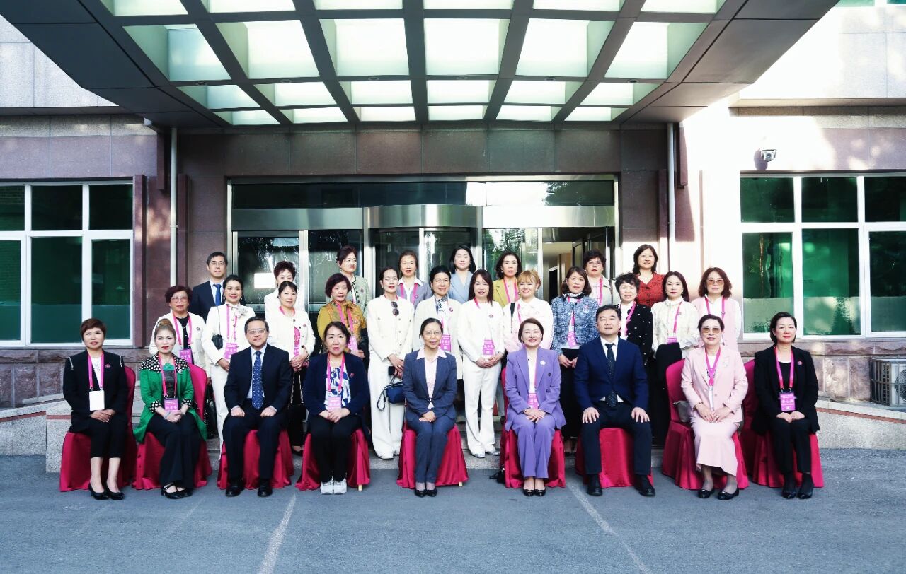 法国华侨华人妇女联合会代表团一行拜访民革中央