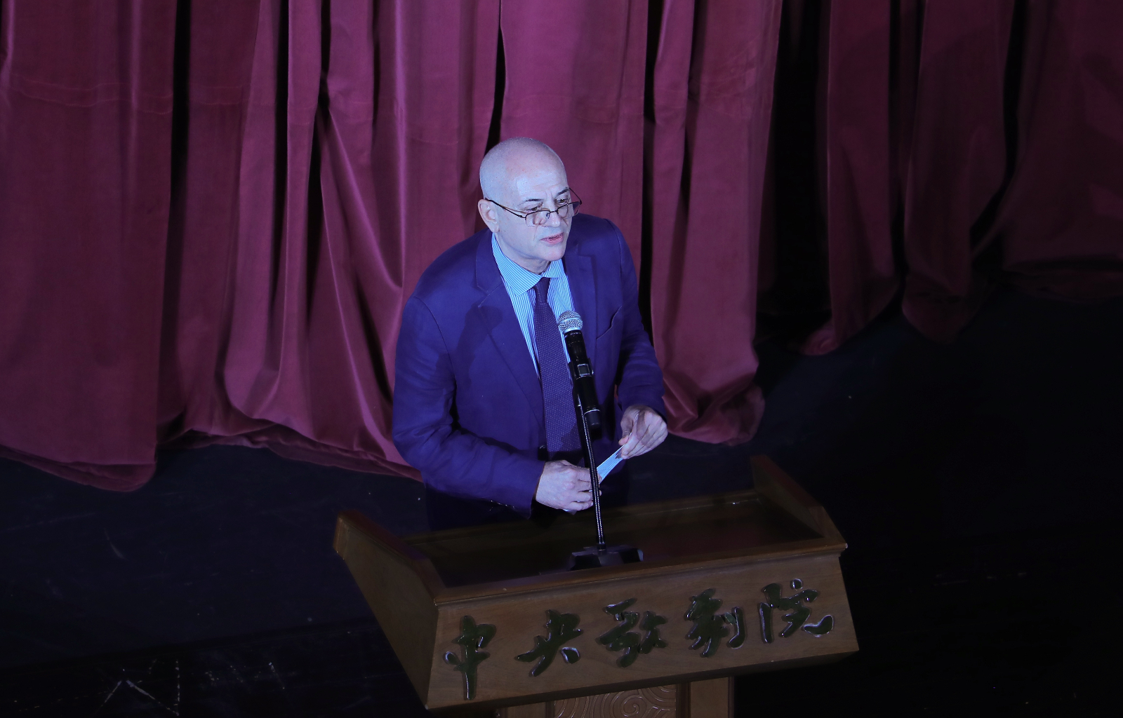 格鲁吉亚驻华大使卡岚达泽：格中关系发展前景光明